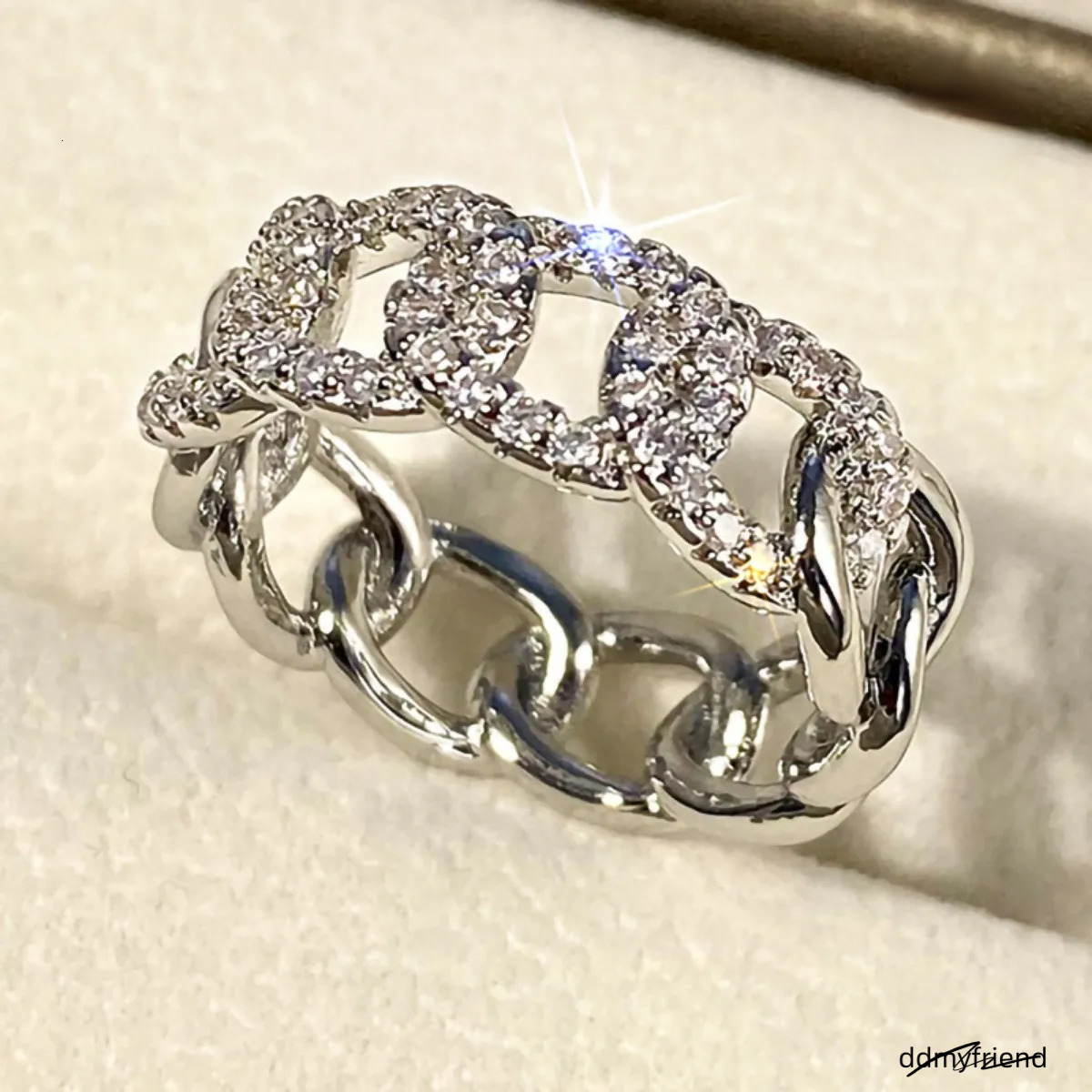 2025 New Round Buckle Micro-Inlay Design Geometric Trendy Style Personalized Cuban Chain Designer Ring ddmyfriend