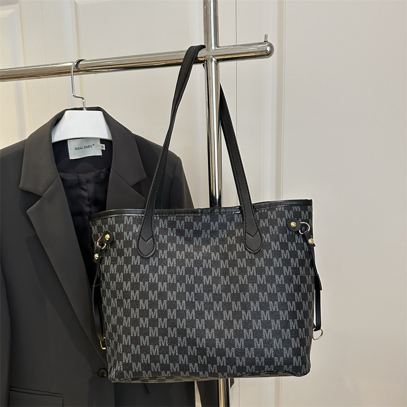 New fashionable, elegant and casual large capacity handbag for women, lightweight crossbody bag for daily commuting, high-quality multifunctional hand