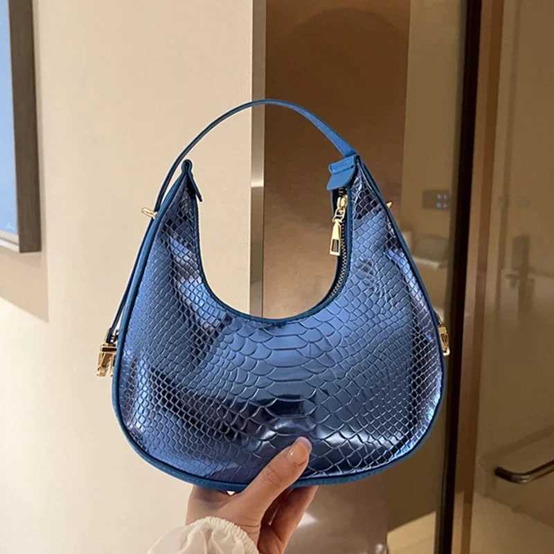 Fashionable And Minimalist Small Bag For Women Spring New Single Shoulder Bag Niche Design Casual Commuting Underarm Bag Z250915