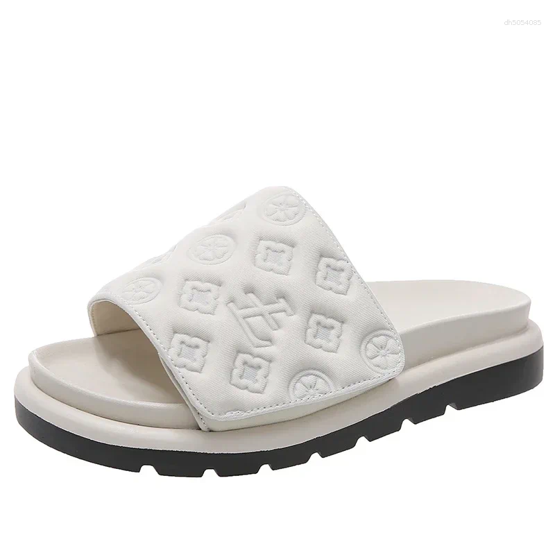 Slippers Women Luxury shoes Designer Platform Magic Sticker Flat Outdoor Fashion Beach Sandals Embossed Printing Home Slides Flip Flops Scuffs
