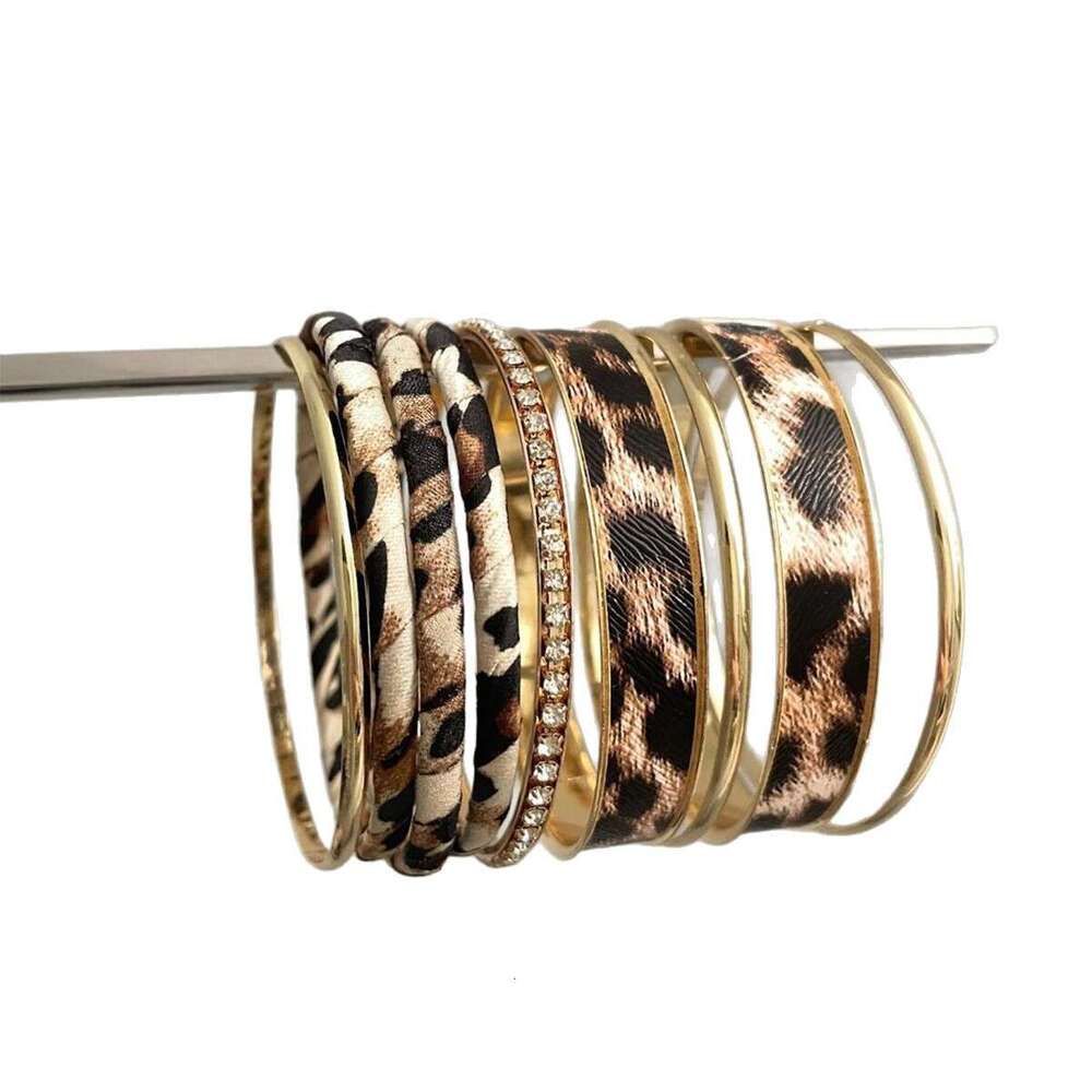 Metal Leopard Print Round Light High-end Feel Bracelet Niche Fashionable Elegant Versatile Women's Jewelry