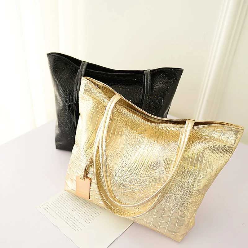 Large Capacity Shoulder PU Handbag With Pendant Crocodile Pattern Fashionable European And American Commuting Womens Tote Bag Z250915