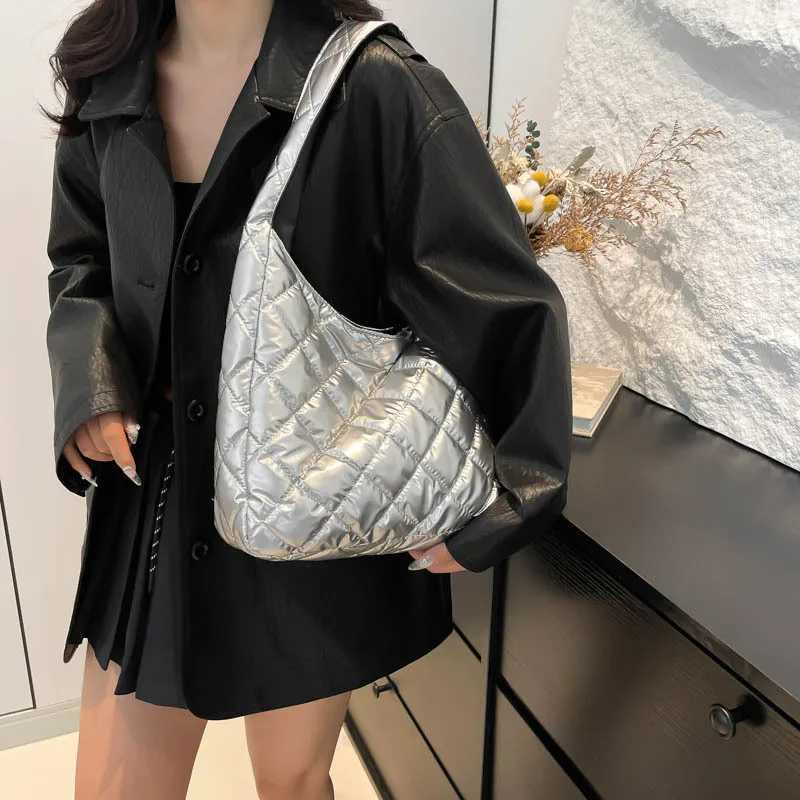 Women Puffer Shoulder Bag Large Capacity Tophandle Bag Soft Solid Color Portable Cotton Girls Winter Bag Z250915