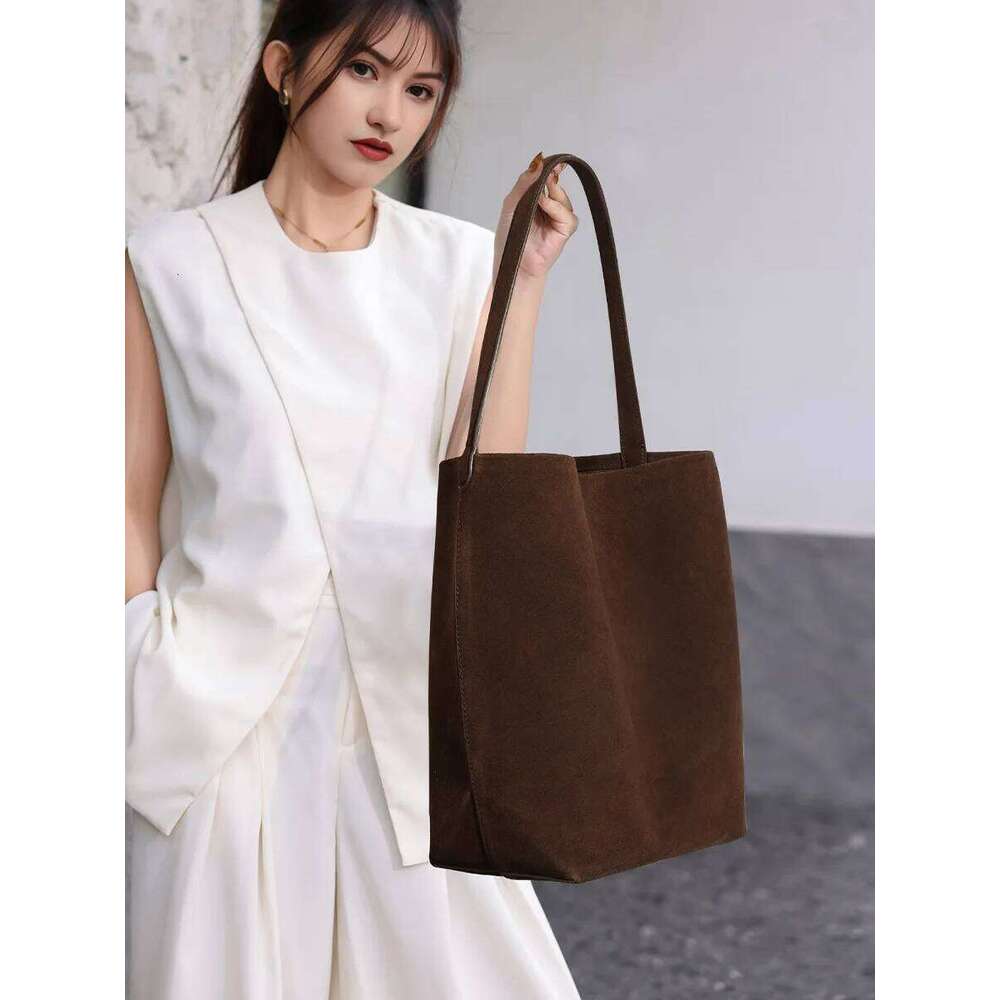 Designer Bag Luxury Bag 2025 New Women's Commuter Shoulder Large Capacity High-End Suede Nubuckle Cowhide Bucket Bag ...