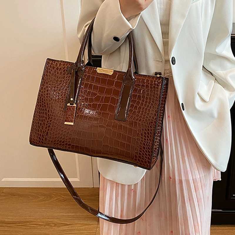 Luxury Crocodile Pattern PU Leather Shoulder Bag for Women Large Capacity TopHandle Crossbody Tote Sac Z250915