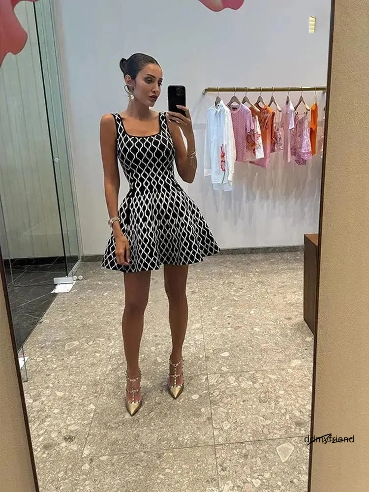 Casual Dresses Women Fashion Plaid Side Pocket Knitted Mini Dress Elegant Backless Sleeveless Pleated A-Line 2024 Party Sexy Robes ddmyfriend