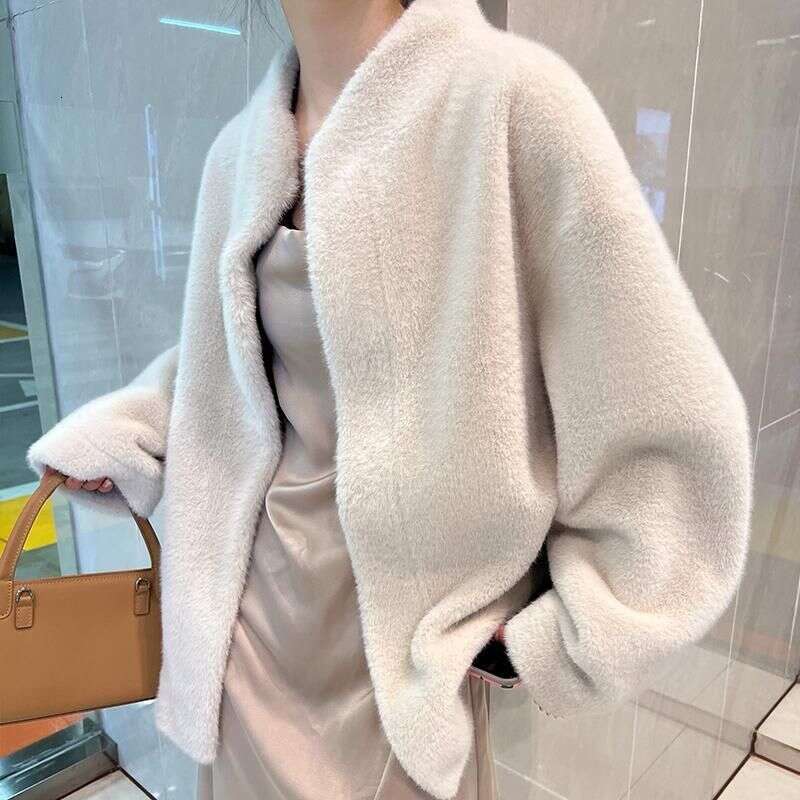 Autumn Winter New Integrated Eco-friendly Fur Coat Women Mink Velvet Top Fashion Casual Loose Fit