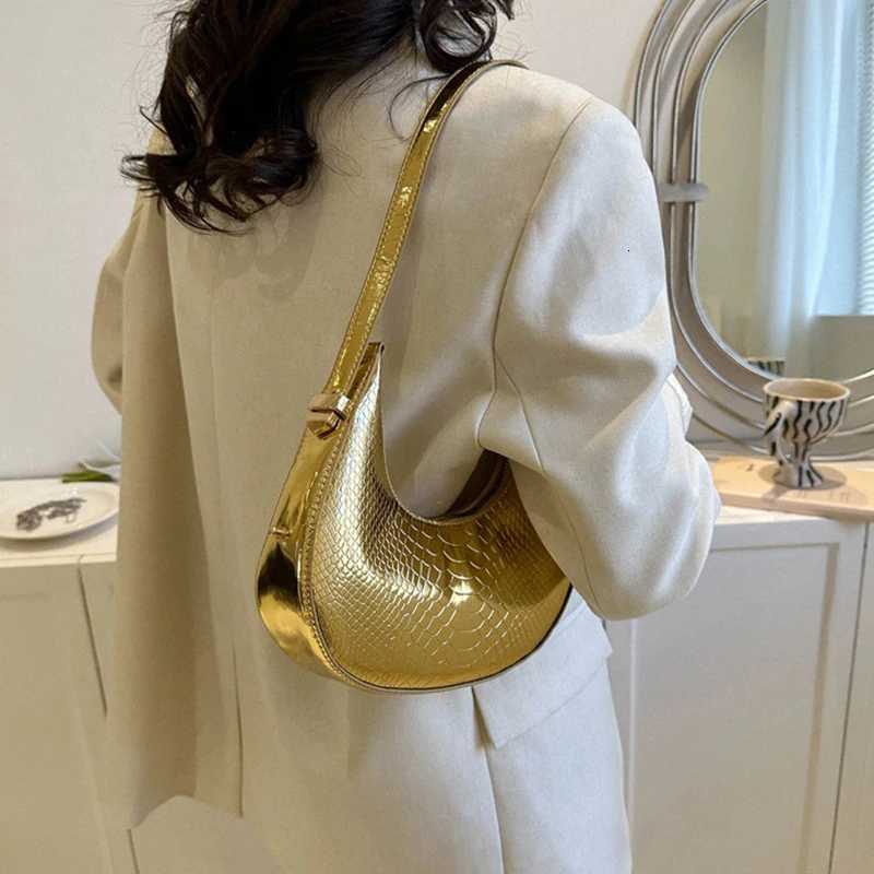 Fashionable And Minimalist Small Bag For Women Spring New Single Shoulder Bag Niche Design Casual Commuting Underarm Bag Z250915