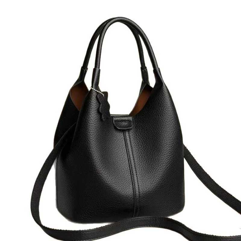 2025 French Handbag Highend Leather Womens Small Womens Bag New Versatile Tote Soft Leather Foreign Gas Oblique Span BagXJ250918