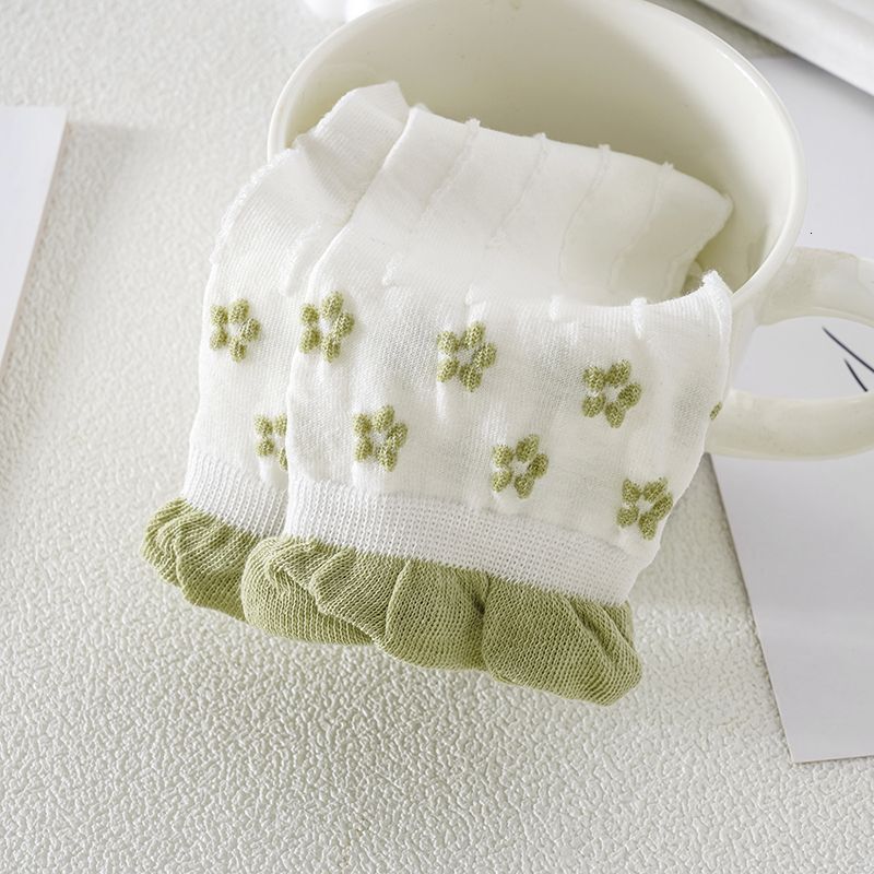 White Women Versatile Mid-Calf High-Value Mori Style Spring Summer Long Socks for Girls Green Breathable Fresh Floral