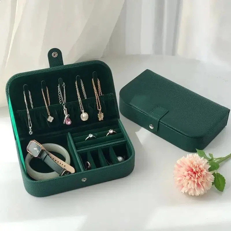 Portable Jewelry Box Jewelry Organizer Display Travel Jewelry Case Boxes Button Leather Storage 250918
