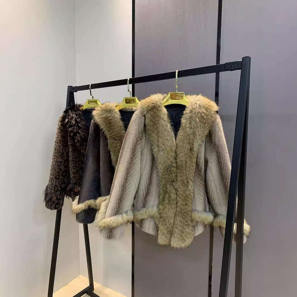 Luxury Design Goods Autumn Winter New European Mink Velvet Faux One-Piece Large Collar Short Fashion Age-Reducing Fur Coat