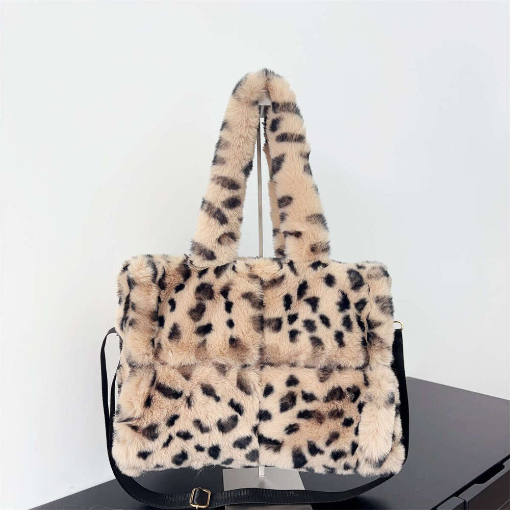 designer bag tote bag Autumn and Winter New Leopard Print Tote Shoulder Crossbody Large Capacity Handheld Plush Underarm Bag