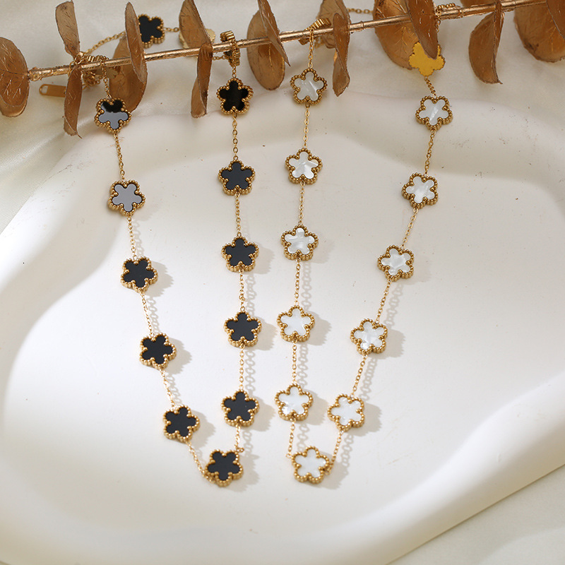 Hot-selling Five-leaf Pendant Necklace for Women Fashionable Fifteen Flower Choker Collarbone Chain gold Waterproof Jewelry