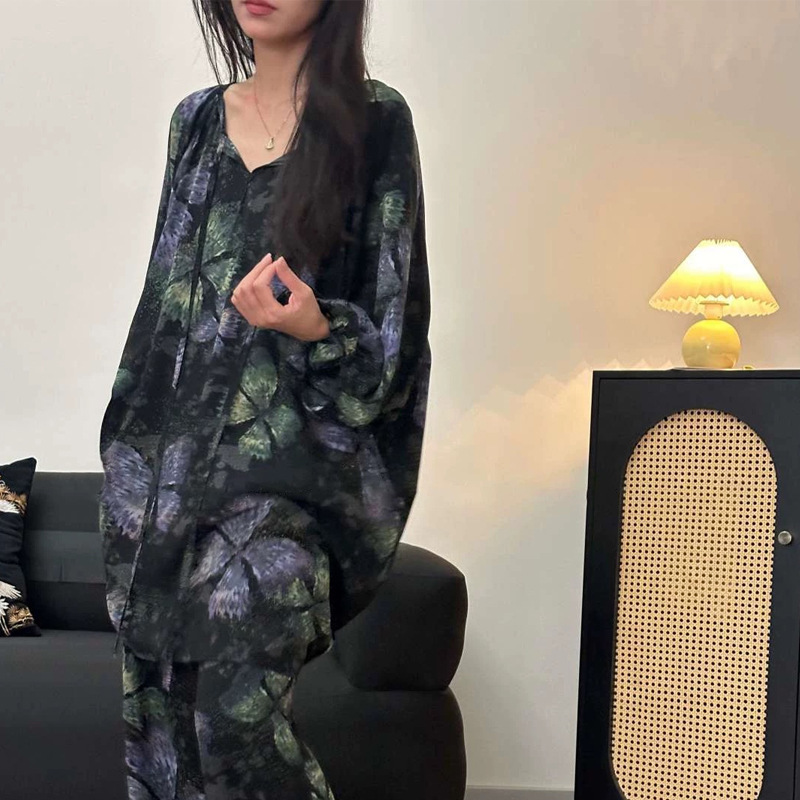 B1031-Trendy Transitional Outfit - Stylish Female Overcoat Collection