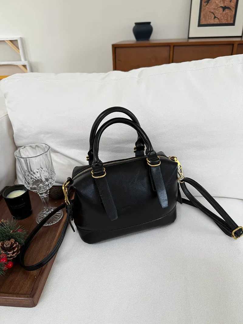 Retro Casual Womens Pillow Shoulder Bags Simple Portable Ladies Crossbody Bag Fashion PU Leather Female Bowling Purse HandbagsXJ250918
