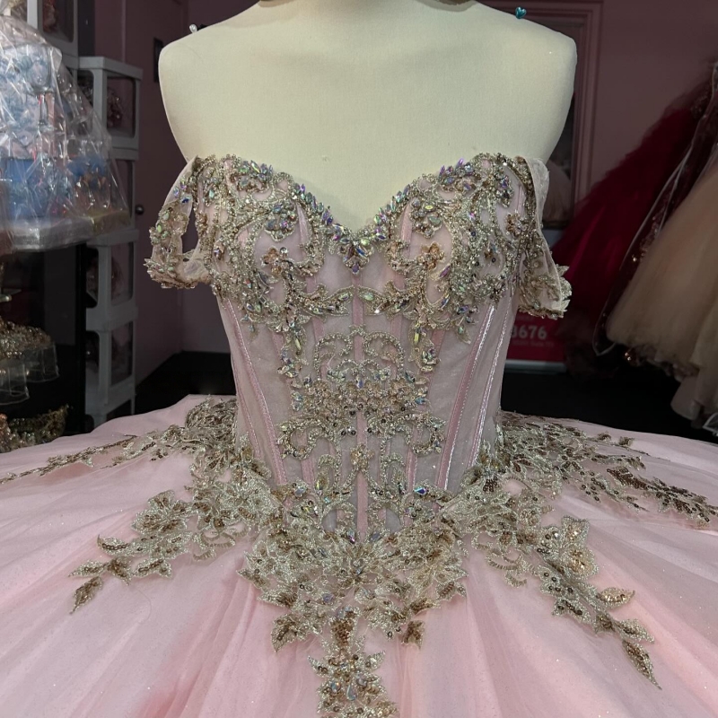 Pink Shiny Quinceanera Dresses Off The Shoulder Applique Lace Beads Tull Party Birthday Sweet 16 Dress Vestidos De 15 Anos