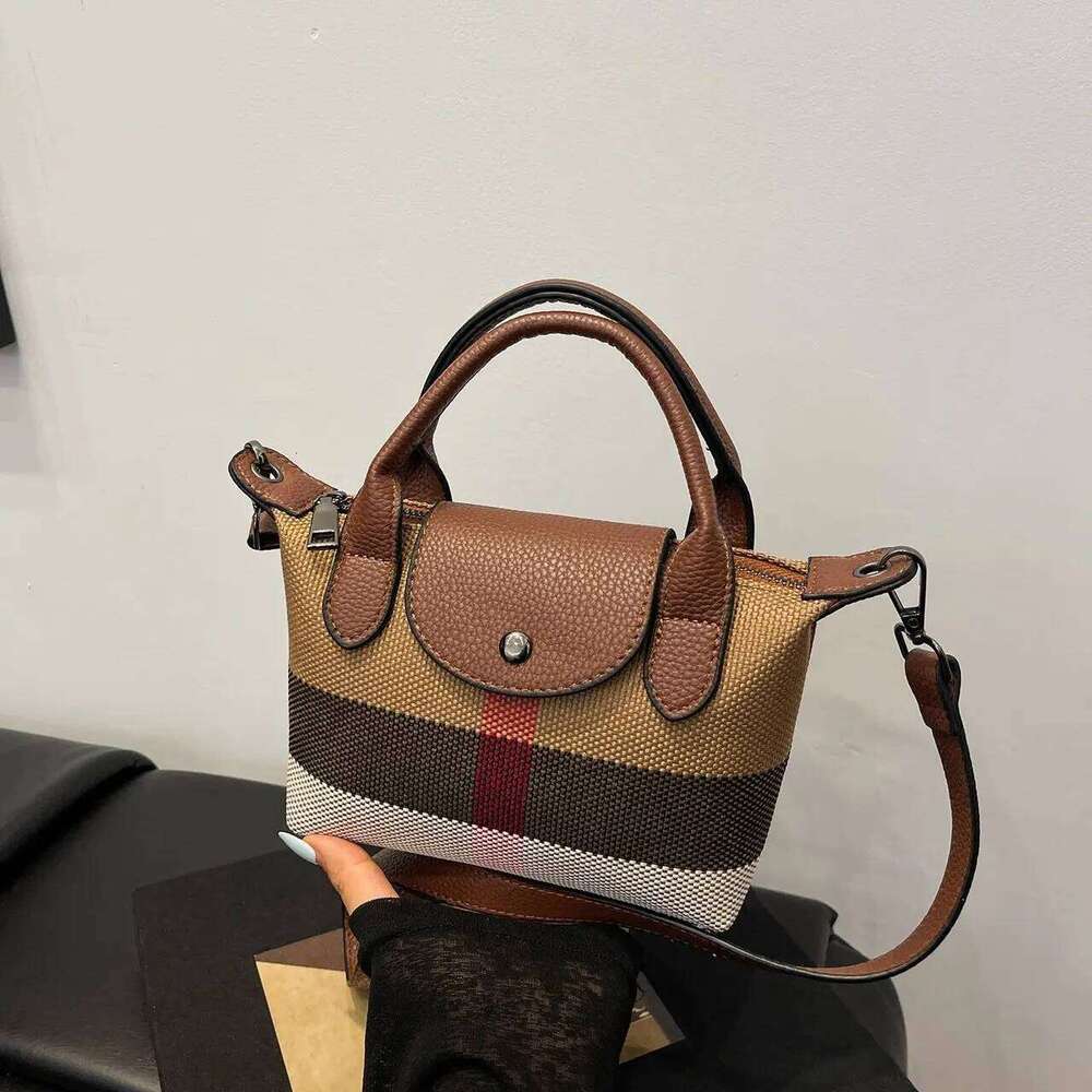 2025 New Women's Textured Shoulder Messenger Bag Niche Design, Commuter - Friendly, Casual Plaid Handbag