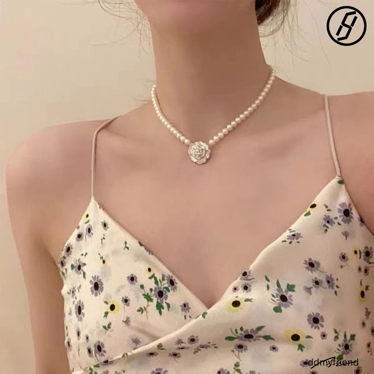French Retro Camellia Pearl Light Niche Design Clavicle Chain Bracelet 2025 New Designer Necklace For Women Original Jewelry ddmyfriend