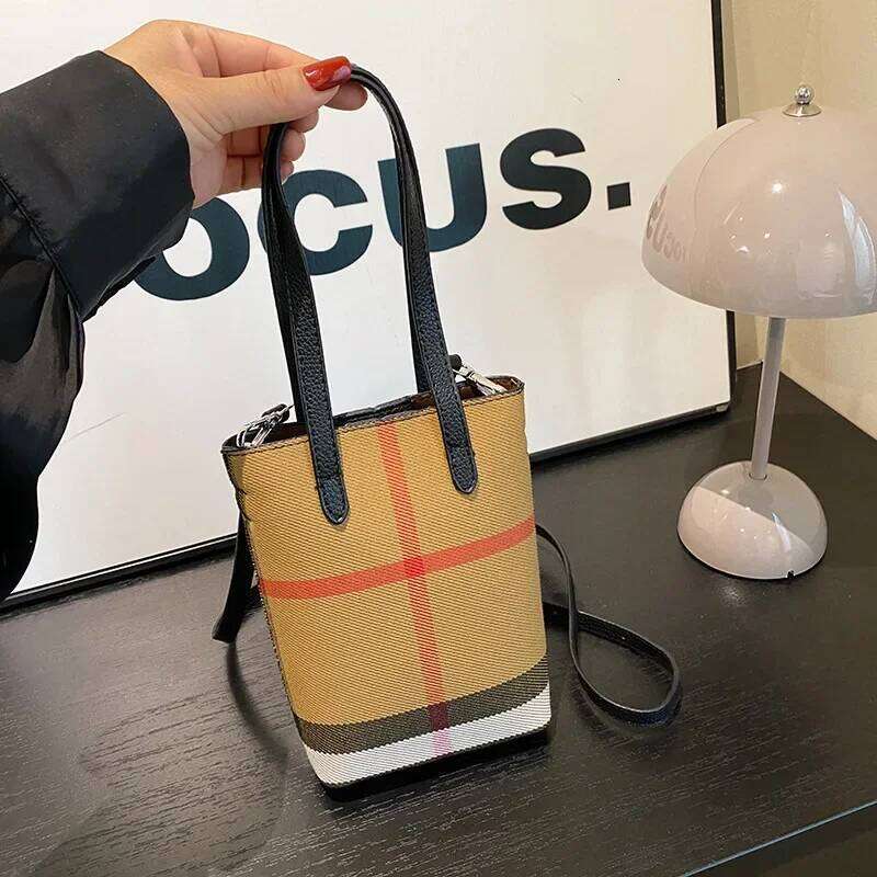 Fashionable Color Block Women's Shoulder Crossbody Bucket Bag Handbag Stylish Design High End Feeling New Hot Sale Of The Season