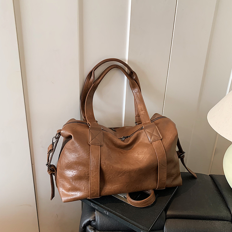 Autumn new fashionable casual large capacity handbag, classic crossbody bag for college students, simple daily commuting, high-end multifunctional wom