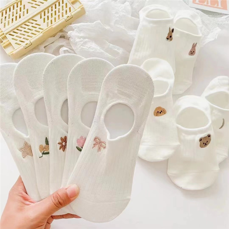 Summer White Cute Animal Embroidery Invisible College Artistic Style Silicone Non-Slip Boat Short Socks
