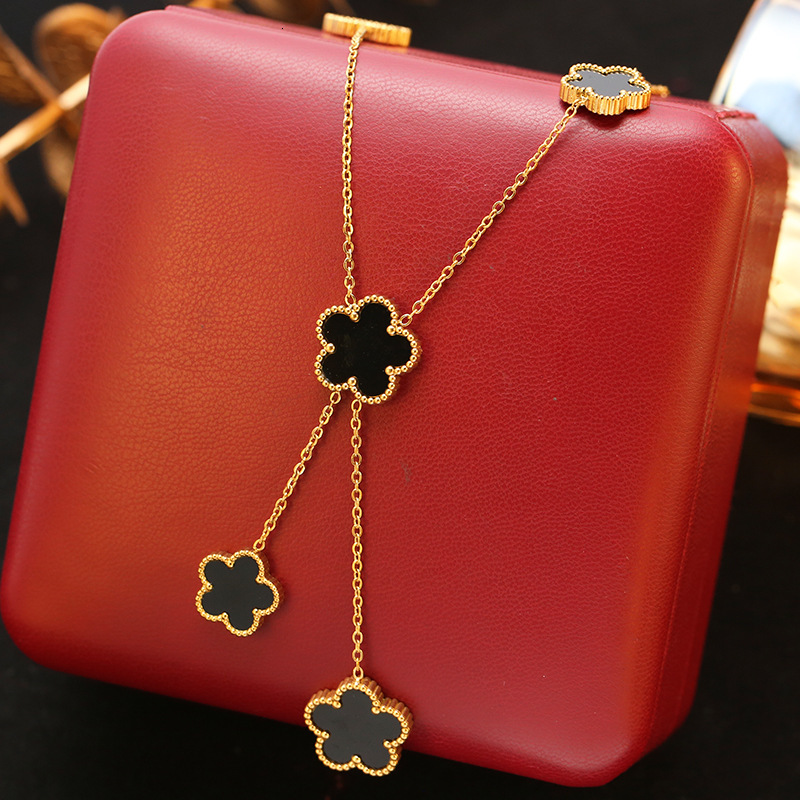 New Fashion Titanium Steel Color-Retaining Necklace Niche Light Five-Leaf Heart Lucky Clover Pendant Chain Jewelry