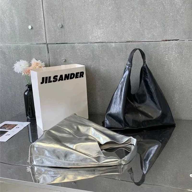High Appearance And Fashionable Tote Bag Solid Color And Large Capacity French Style Bag For Celebrities Waterproof Underarm B Z250915