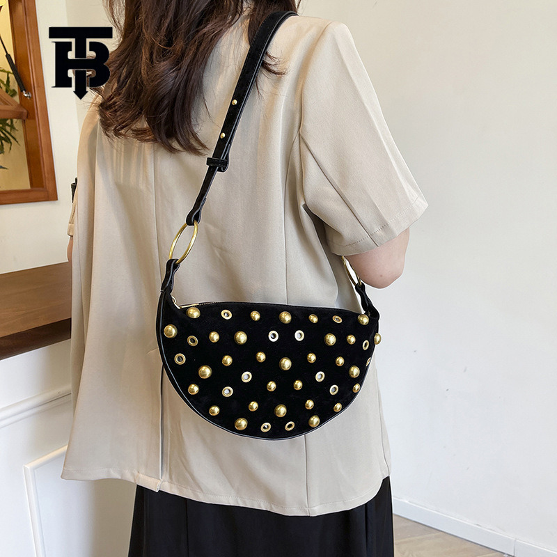 Designer Bag Retro Rivet Heavy-duty Single Shoulder Women's Bag Polka Polka Dot Hollow Punk Luxury Single Shoulder Bag Metal Crescent Women'