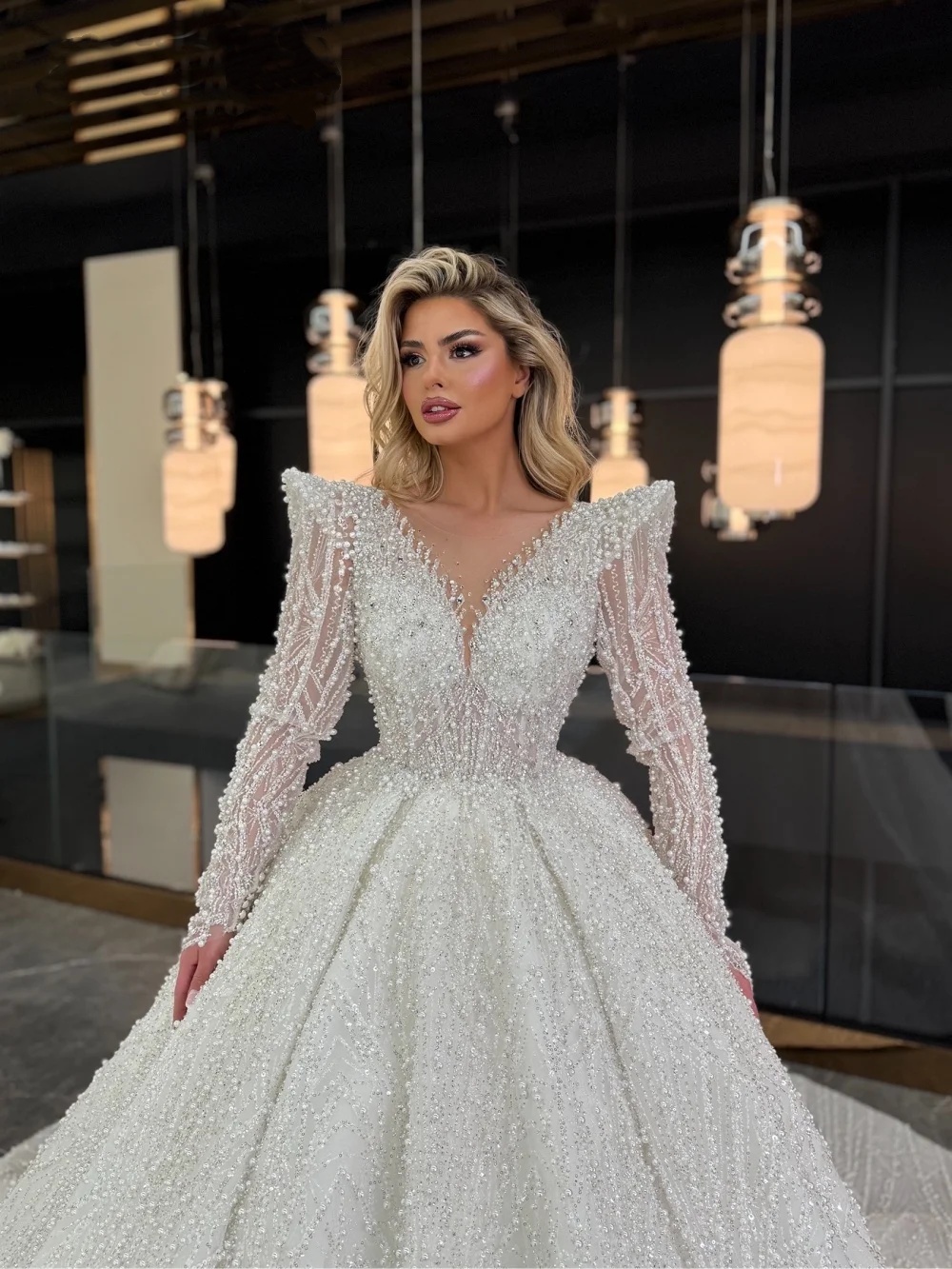 Romantic V Neck Wedding Dresses Sequins Pearls Bridal Ball Gowns Beading Rhinestone Long Sleeves Customized Vestidos De Novia Plus Size