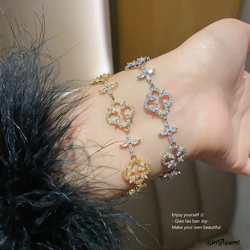 Sier Tone Clover - Shaped Bracelet With Rhinestone Accents Elegant Party Gift For Her High Quality And Sparkling Jewelry ddmyfriend