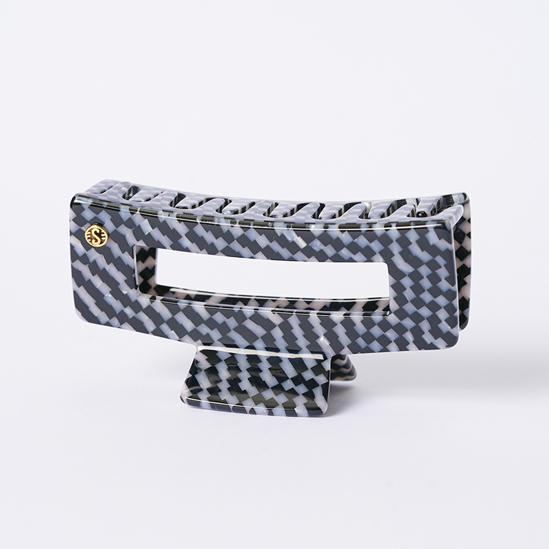 Rainbow checkerboard acetic acid clip, sweet temperament hair clip, high-end feeling, cute shark clip hair accessory, versatile headwear for women