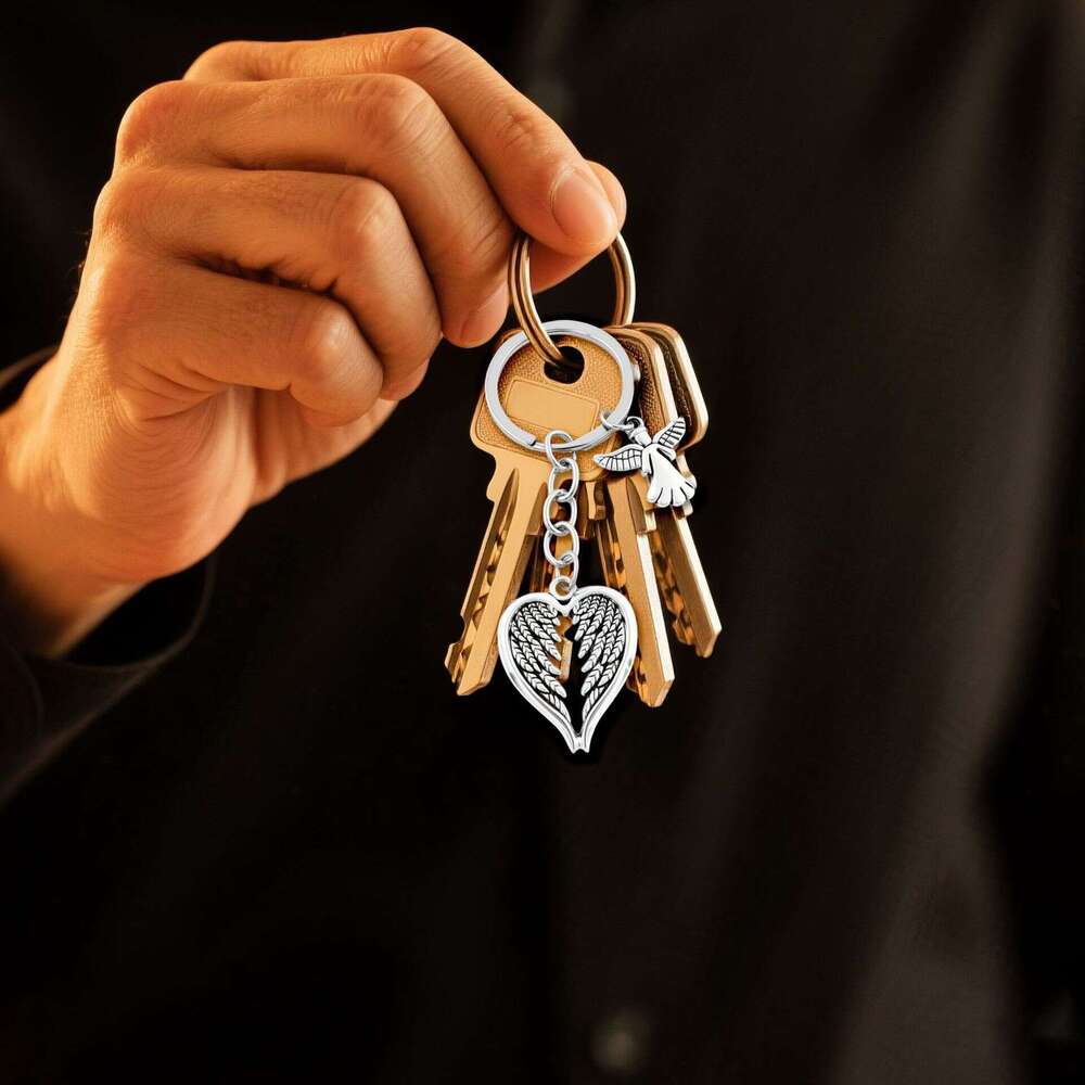 New Temu Fashion Guardian Angel Gift Heart-Shaped Wing Alloy Keychain Simple