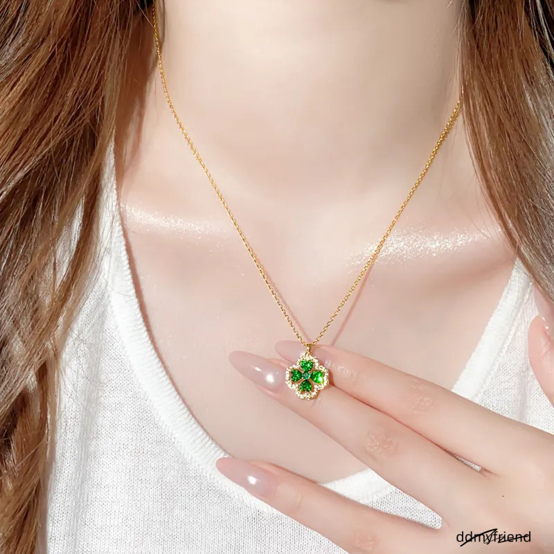 Real Gold Plated Zircon Flower Pendant Necklace French Court Style Clavicle Chain Light High-End Sense Jewelry For Women ddmyfriend