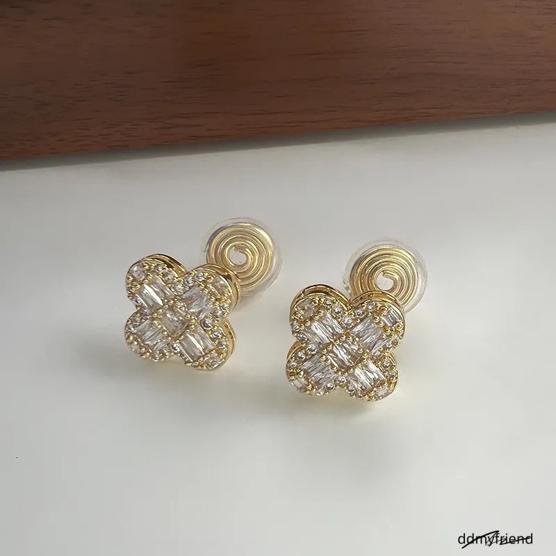Free Shipping Designer Jewelry Super Shiny All Zircon Clover Ear Clip Elegant Social High-End Women's Earrings Exquisite Accessories ddmyfriend