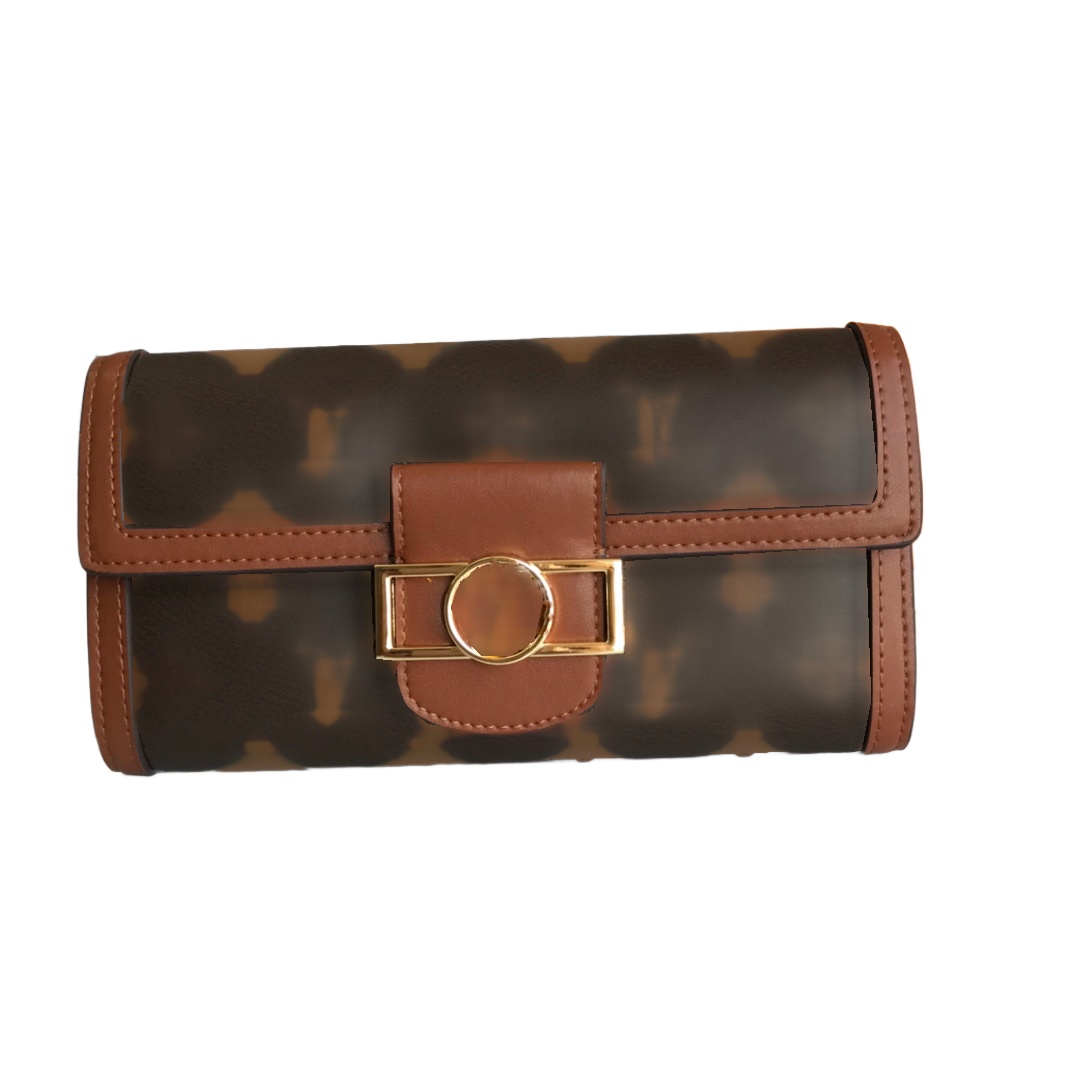 Unique Elegance: Stylish Womens Leather Handbag with Eye-catching Leopard Design