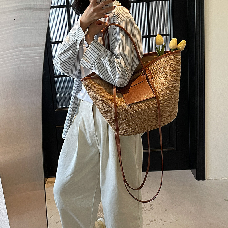 Straw Woven Bag For Luxury Bag Women Large Capacity 2025 Summer New Woven Designer Pack Bag Beach Vacation Shoulder Bag Commuter Tote Bag