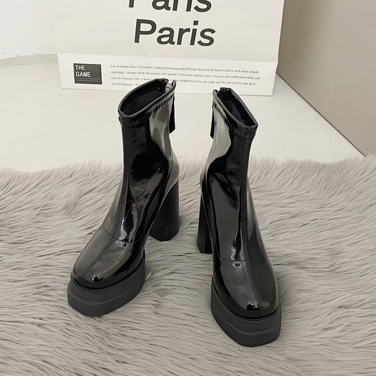 2025 Autumn/Winter New Fashionable Coarse Heel Anti slip Zipper Short Boots with Lacquer Leather Thick Bottom and Height Increase Fashion Boots Size 3