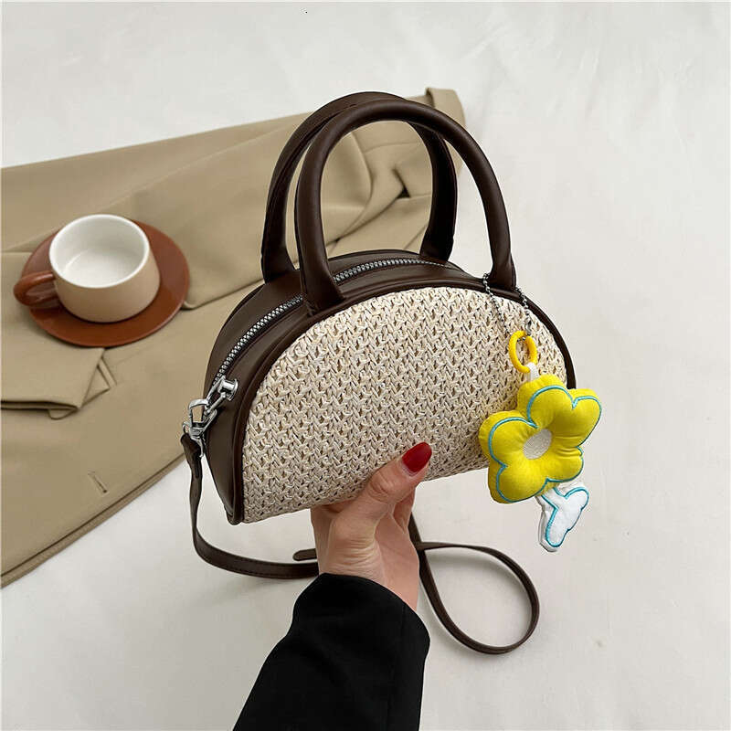 Straw Woven for Designer Bags Women 2025 Spring Summer New Fashion Niche Crossbody Beach High-end Handheld Shell Bag