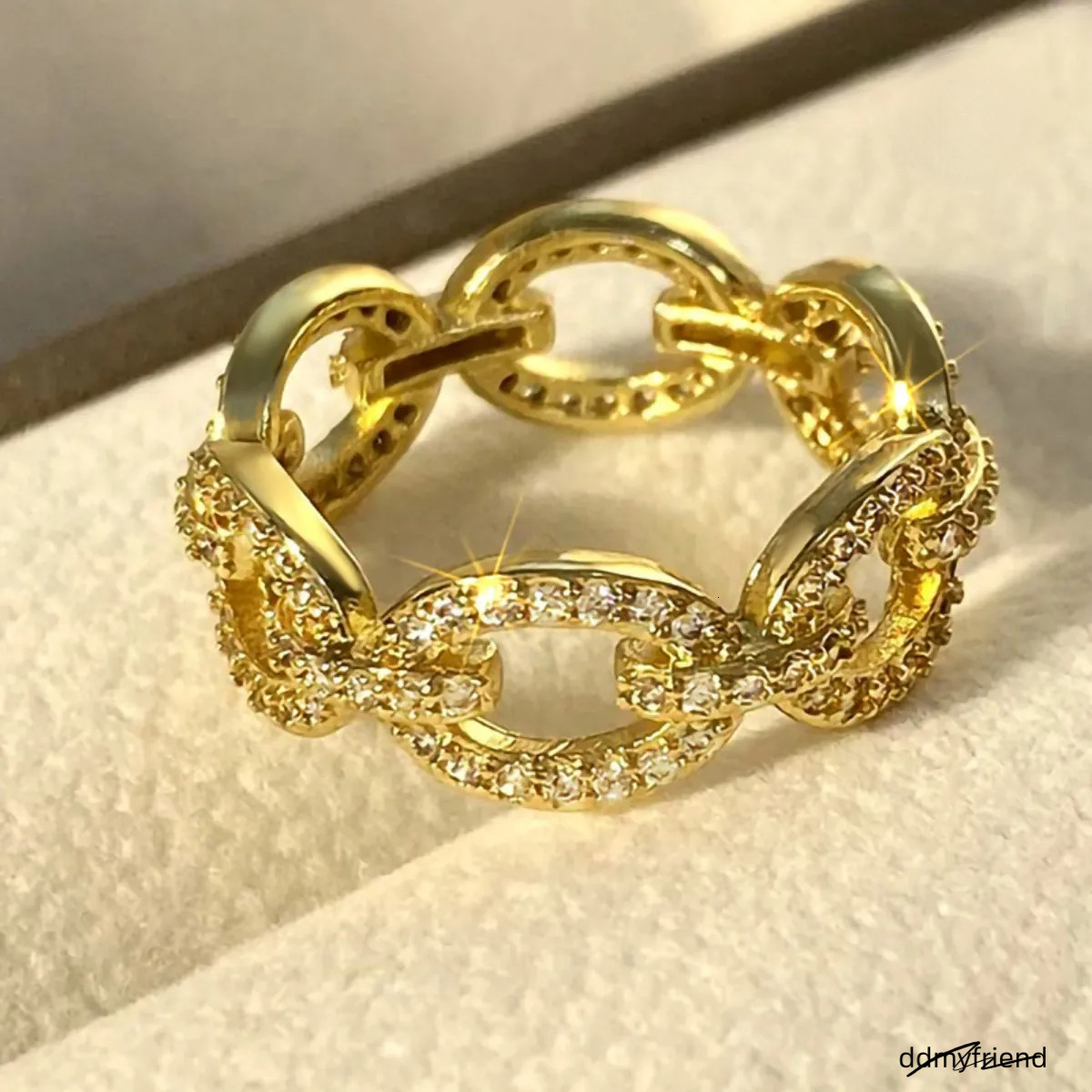 2025 New Round Buckle Micro-Inlay Design Geometric Trendy Style Personalized Cuban Chain Designer Ring ddmyfriend