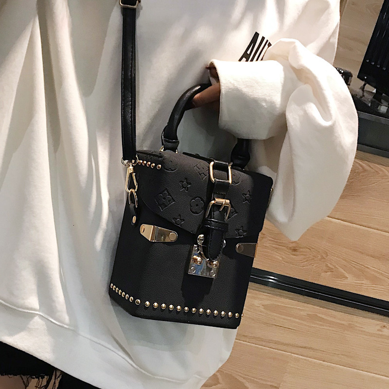 2025 new women's buckle rivet small square bag fashionable retro handbag designer crossbody bag