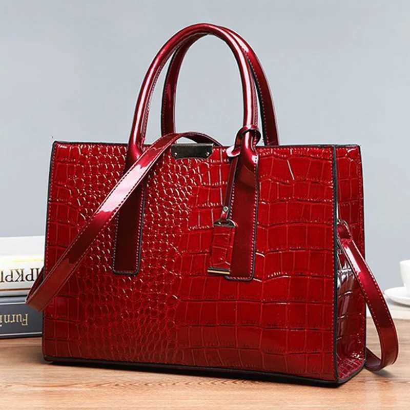 Luxury Crocodile Pattern Handbag Women Large Capacity Shoulder Bag PU Leather Tophandle Bag Brands Crossbody Bag Totes sac Z250915