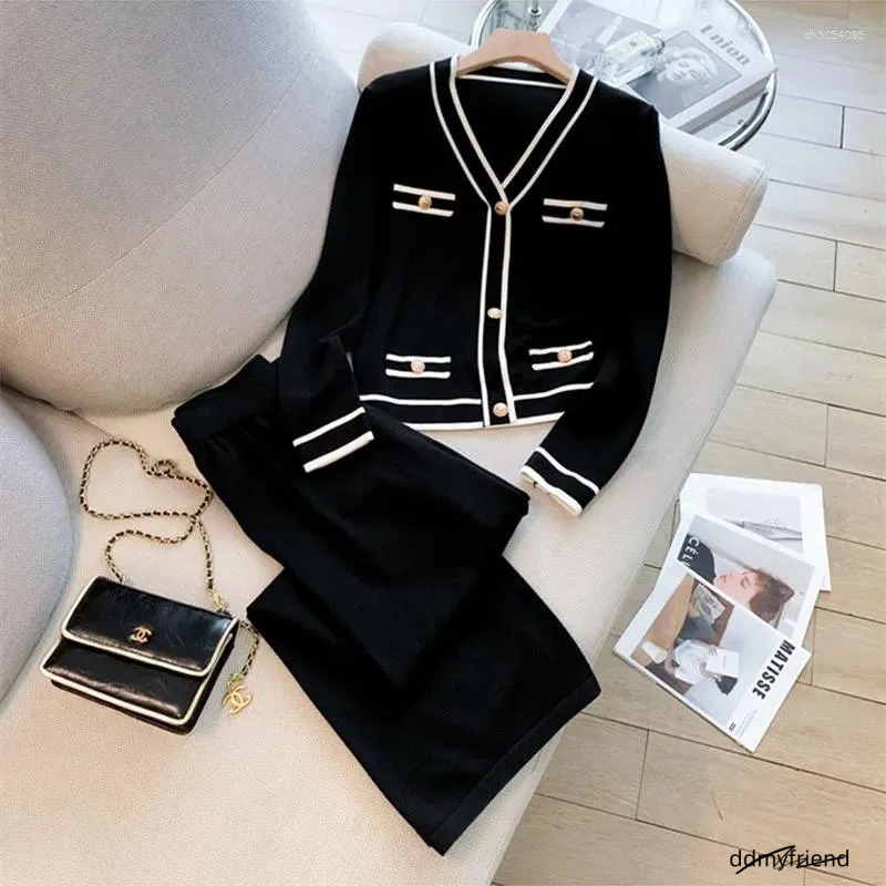 Women's Tracksuits Vintage Fall Winter Knitted 2 Piece Set Female Elegant V Neck Patchwork Sweater Top&Wide Leg Pants Suits Women Casual ddmyfrie