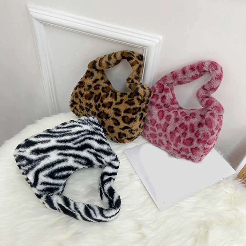 Fluffy Womens Girls Plush Handbag Mini Love Clutch Ladies Shoulder Underarm Bag Female Leopard Tote Purse Street Travel Bags Z250915