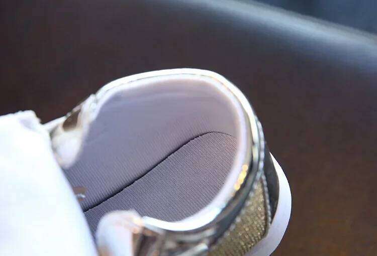 New Children Luminous Boys Girls Sport Running Shoes Baby Flashing Lights Fashion Toddler Little Kid LED Sneakers