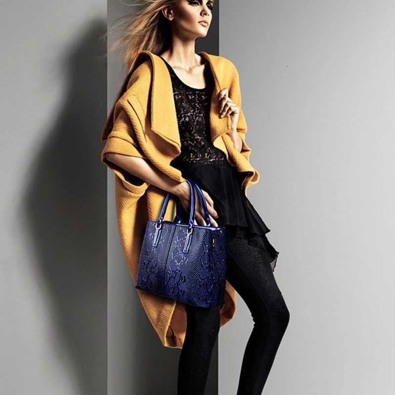 Fashion Patent Leather Shoulder Bag for Women Luxury Handbags Female Large Capacity Crossbody Bag Designer Handle Bag Z250915