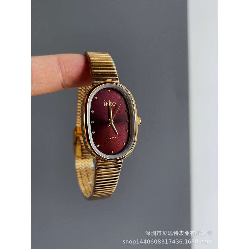 Vintage Style gold Axiannu Women's Niche Light Luxury Elegant Designer Exquisite Quartz Watch