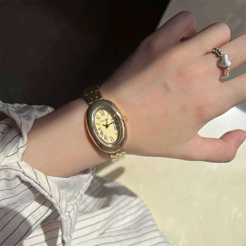 Bathtub Series Vintage Style Oval Dial Small Gold for Designer Women Fashion Quartz Watch