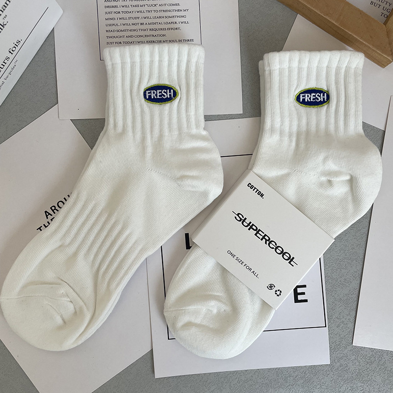 Oval Letter for Men and Women, Mid-Calf Short Socks, Sweat-Absorbent, Breathable, Trendy, Deodorant, White Basketball Sports Socks