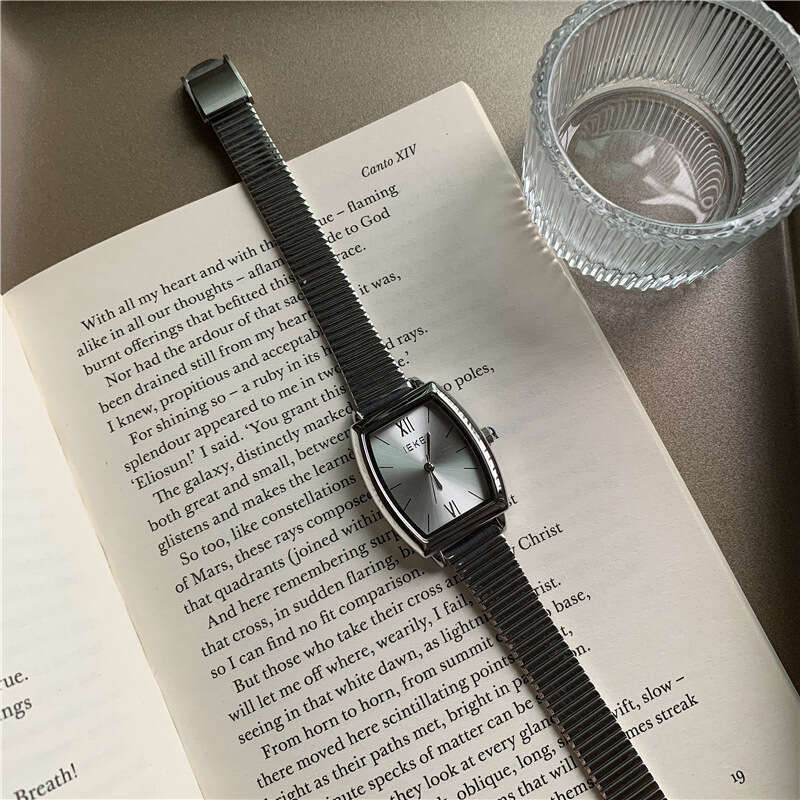 Designer Barrel Dial for Women Ins Style Minimalist High-End Feel Korean Simple Elegant Women's Quartz Watch